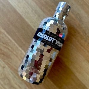 LIMITED EDITION 🪩 Vintage Absolut Vodka
Disco Case Plastic Bottle Cover ✨